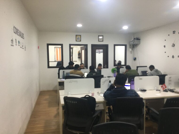 Team Area, sector 63 Commercial Office Space in IT/SEZ 1000 Sq.Ft. In Sector 63 Noida 9786705