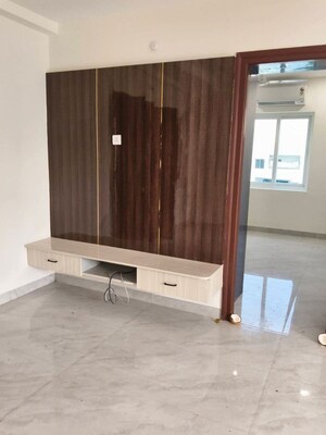 Room in 3 BHK Builder Floor at Manikonda – for Rent