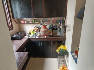 Furnished Amenities in 1 BHK Builder Floor at Maple Heights, Sector 43 – for Rent