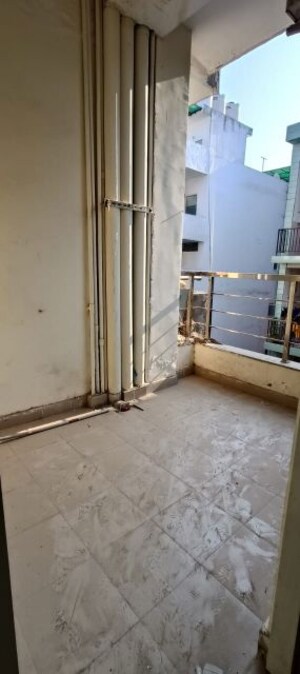 Balcony in 1 BHK Builder Floor at Maple Heights, Sector 43 – for Rent