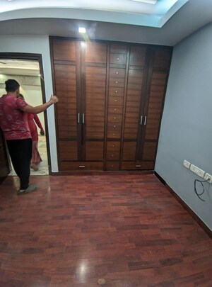 Room in 2 BHK Apartment at Eros Southend Apartments, Charmwood Village – for Rent