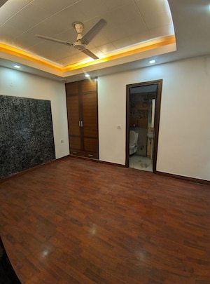 2 BHK Apartment For Rent in Eros Southend Apartments, Charmwood Village