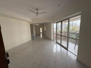 Living Room in 5 BHK Apartment at Richmond Road – for Rent