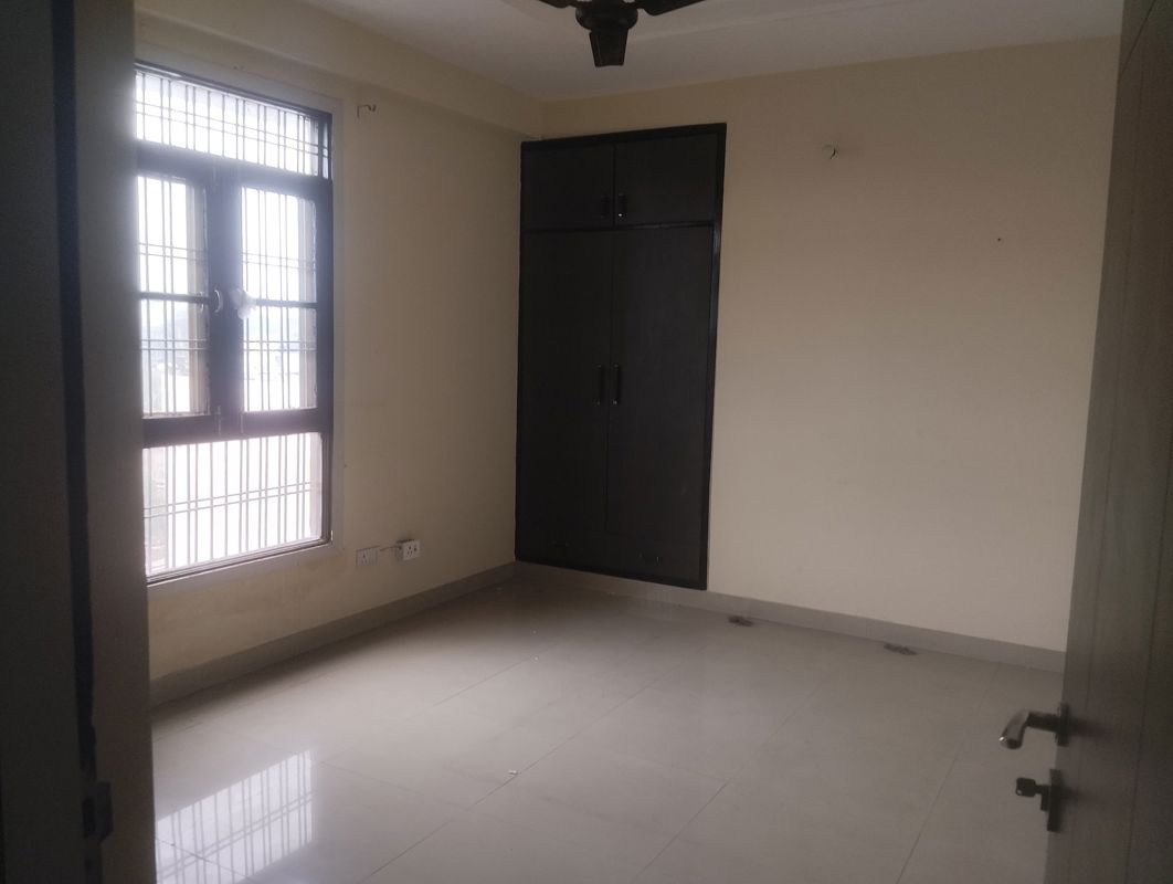 3 BHK + Extra Room Apartment For Rent in Chandganj Enclave