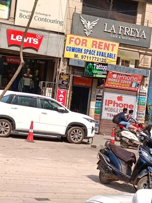  Shop For Rent in South Extension