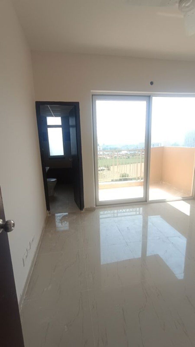 Room, mahagun-my-woods 2 Bedroom 1000 Sq.Ft. Apartment In Sector 16c Greater Noida Greater Noida 10176085