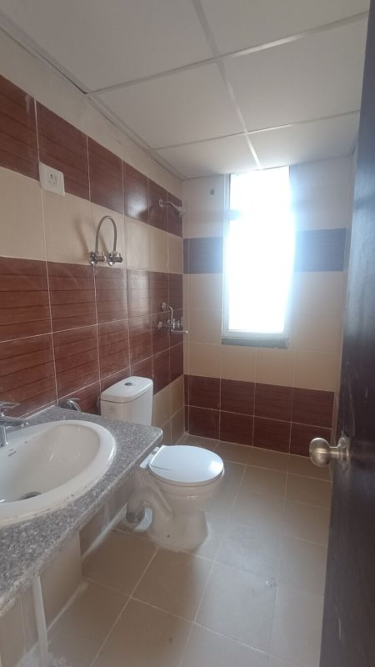 Bathroom, mahagun-my-woods 2 Bedroom 1000 Sq.Ft. Apartment In Sector 16c Greater Noida Greater Noida 10176085