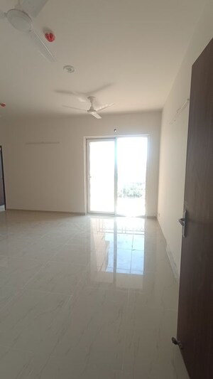 Room in 2 BHK Apartment at Mahagun My Woods, Sector 16c Greater Noida – for Rent