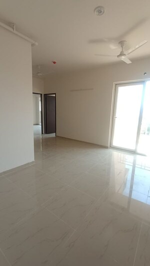 Room in 2 BHK Apartment at Mahagun My Woods, Sector 16c Greater Noida – for Rent