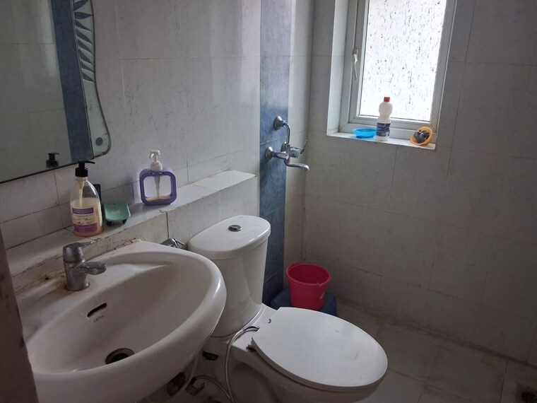 Bathroom, bptp-park-elite-premium 4 Bedroom 978 Sq.Ft. Apartment In Sector 84 Faridabad 10176086