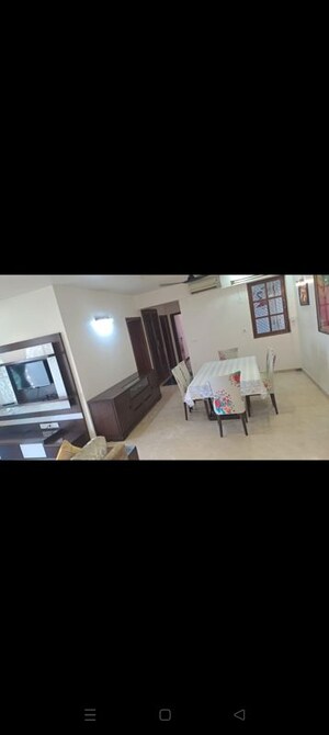 Team Area in 3 BHK Apartment at Hiranandani Meadows, Manpada – for Rent