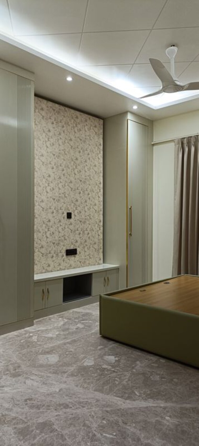 Room, anand vihar 3 Bedroom 1800 Sq.Ft. Builder Floor In Anand Vihar Delhi 10176112