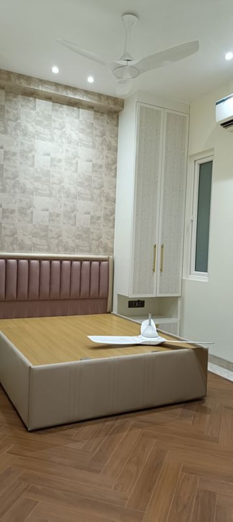 Bedroom, anand vihar 3 Bedroom 1800 Sq.Ft. Builder Floor In Anand Vihar Delhi 10176112