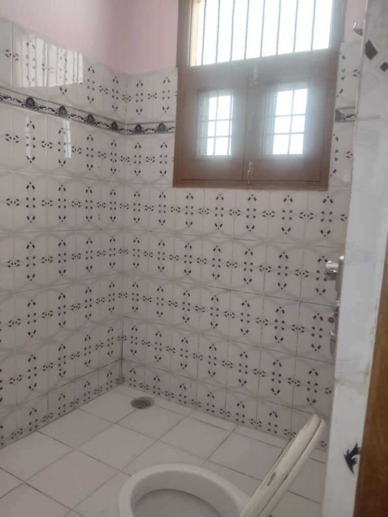 Bathroom, sector 4 3 Bedroom 1650 Sq.Ft. Independent House In Sector 4 Panchkula 10176113