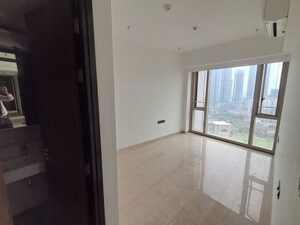 Room in 3 BHK Apartment at Lodha Kiara, Worli – for Rent