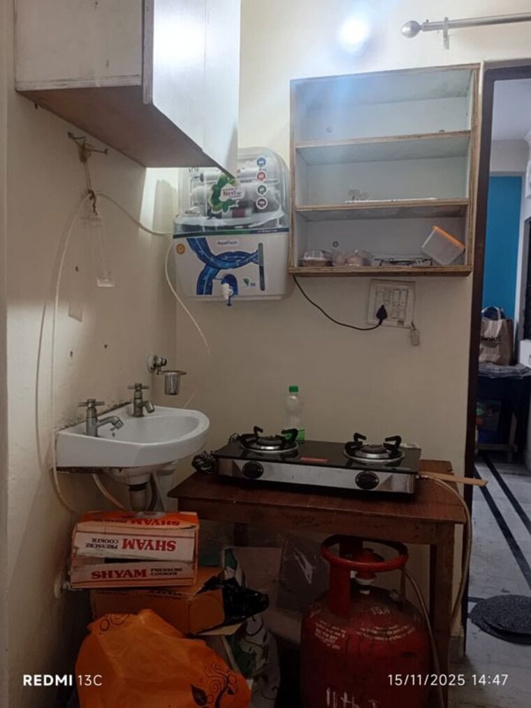 Kitchen, savitri nagar 1.5 Bedroom 180 Sq.Ft. Builder Floor In Savitri Nagar Delhi 10176142