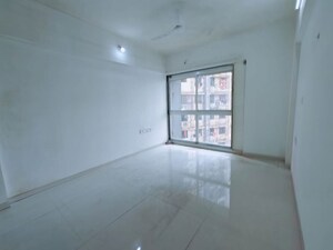Room in 2 BHK Apartment at Godrej Central, Chembur – for Rent