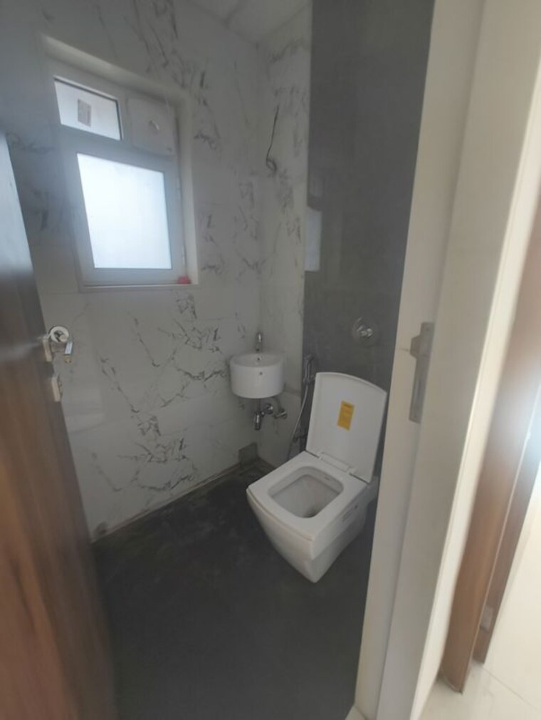 Bathroom, mahavir-arham-vardham 2 Bedroom 740 Sq.Ft. Apartment In Chembur Mumbai 10176102