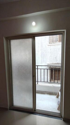 Room in 2 BHK Apartment at Saffron Vista Apartment, Mundhwa – for Rent