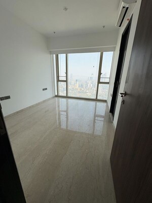 Room in 2 BHK Apartment at Lodha The Park, Worli – for Rent