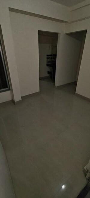 Room in 1 BHK Apartment at Shreeniwas Tower, Lower Parel – for Rent