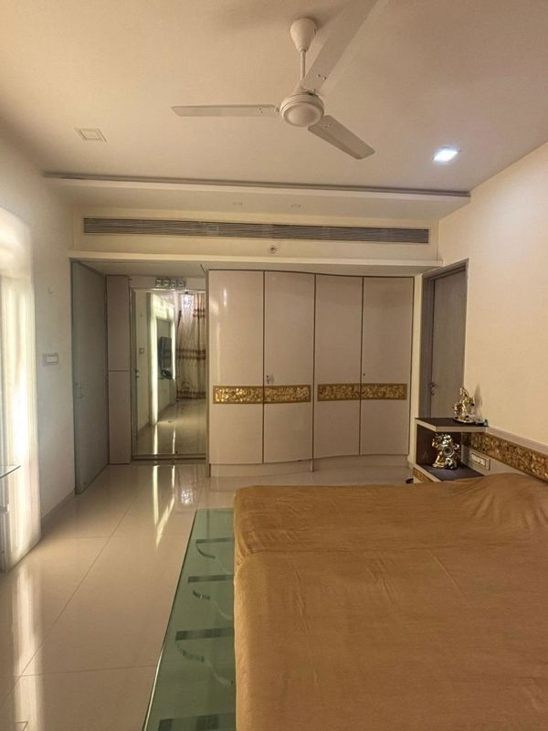 3 BHK +Apartment For Rent in Rustomjee Paramount