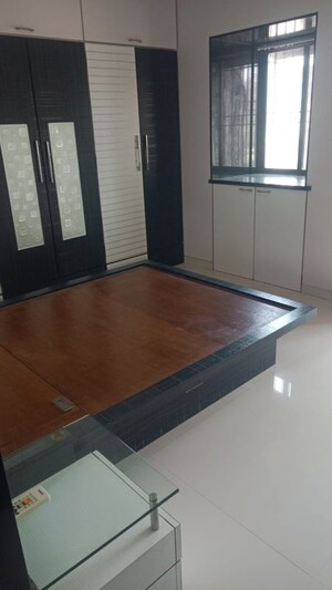 Room in 1 BHK Apartment at Neo Galaxy, Charni Road – for Rent