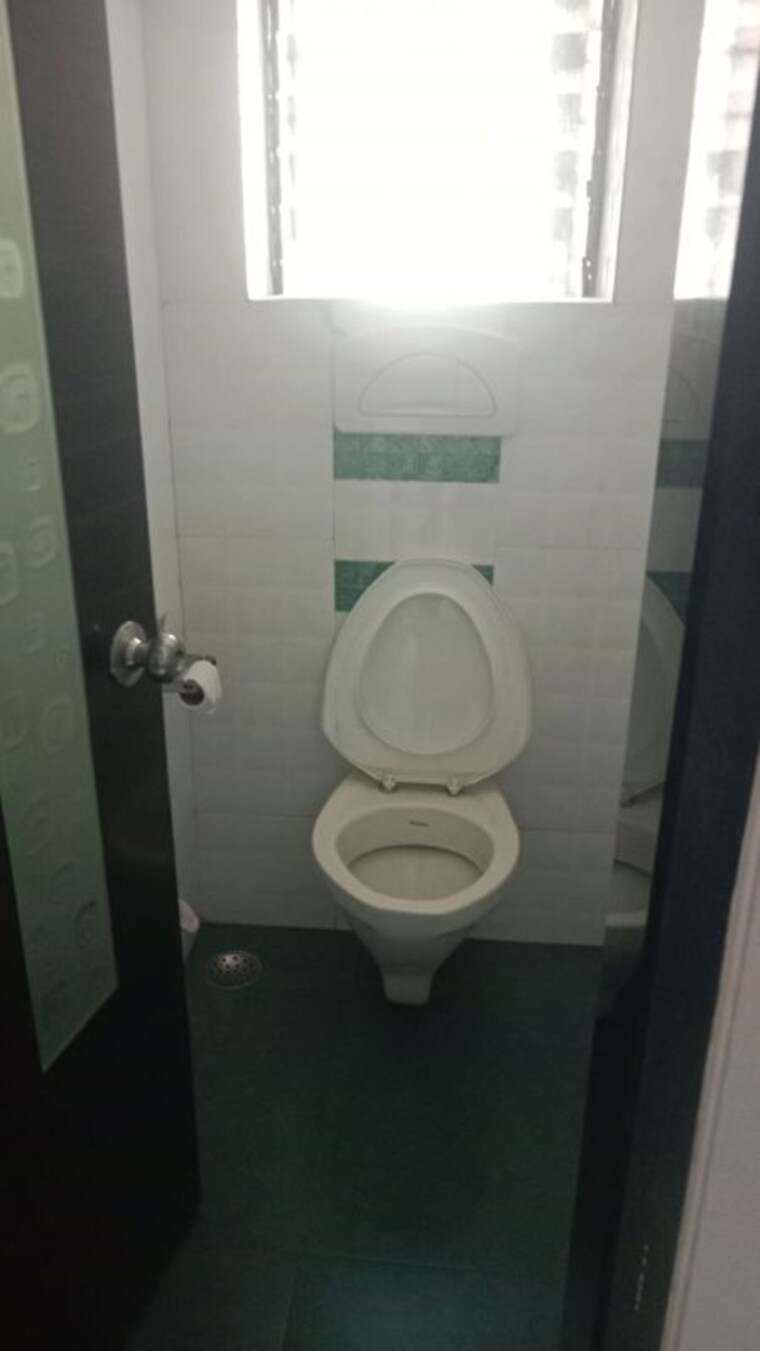 Bathroom, neo-galaxy 1 Bedroom 520 Sq.Ft. Apartment In Charni Road Mumbai 10176199