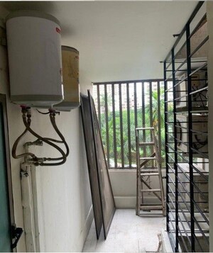 Balcony in 3 BHK Apartment at Oberoi Realty Splendor, Andheri East – for Sale
