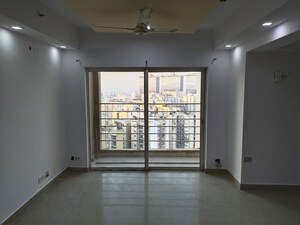 Room in 3 BHK Apartment at Paras Tierea, Sector 137 – for Rent