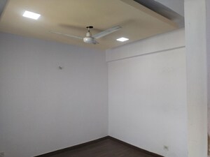 Room in 3 BHK Apartment at Paras Tierea, Sector 137 – for Rent