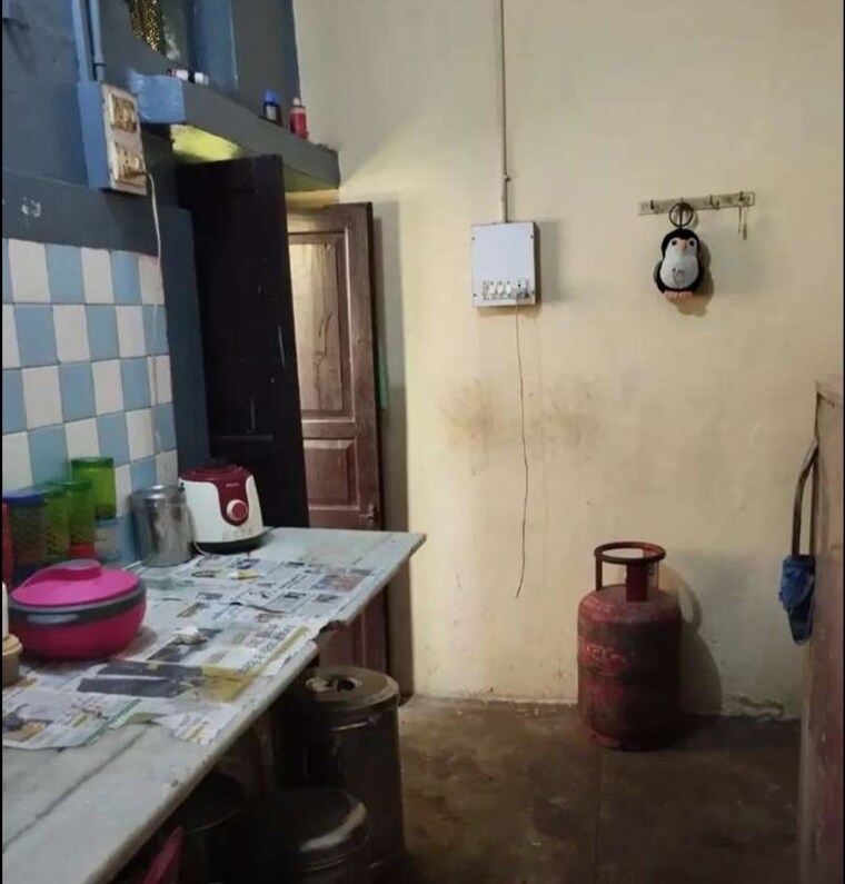 Kitchen, udaiganj 3 Bedroom 3000 Sq.Ft. Independent House In Udaiganj Lucknow 10176219