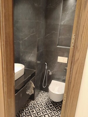 Furnished Amenities in 3 BHK Builder Floor at Sector 46 – for Sale