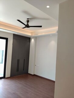 3 BHK + Servant Room Builder Floor For Sale in Sector 46