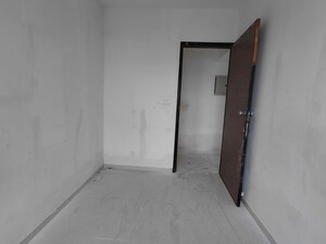 Room in 2.5 BHK Apartment at The Wadhwa Anmol Fortune, Goregaon West – for Sale