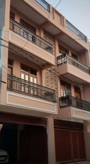 2 BHK Apartment For Rent in Husainganj