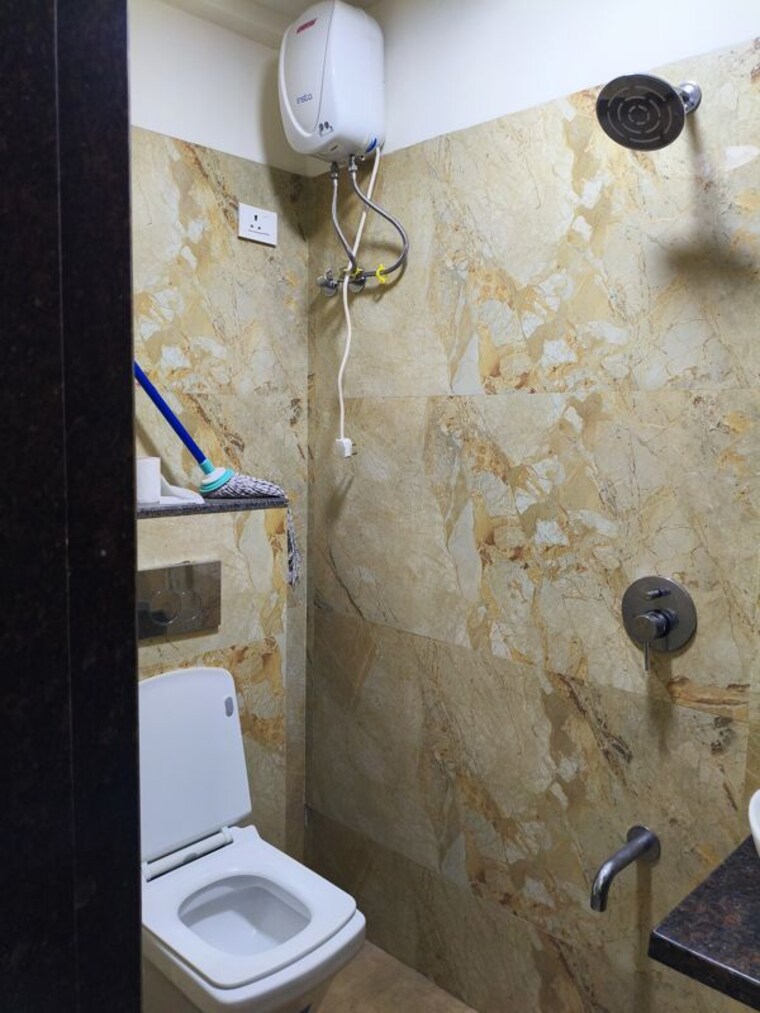 Bathroom, kurla west Pg For Boys In Kurla West 10176931