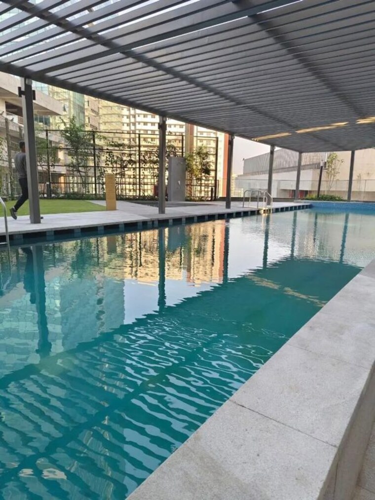 Swimming Pool, lodha-vista 2 Bedroom 900 Sq.Ft. Apartment In Lower Parel Mumbai 10176943