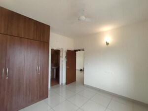 Room in 3 BHK Apartment at Prestige Fontaine Bleau, Whitefield – for Rent