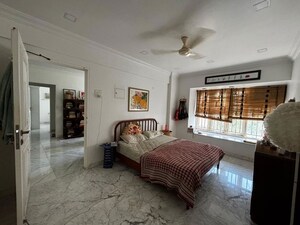 Bedroom in 2 BHK Apartment at Parivar CHS Santacruz West, Santacruz West – for Rent