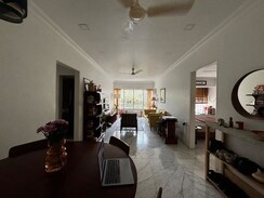 2 BHK Apartment For Rent in Parivar CHS Santacruz West