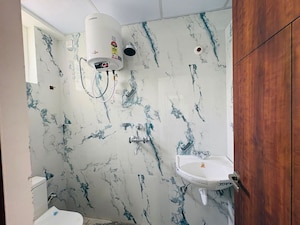 Team Area in 3 BHK Builder Floor at Manikonda – for Rent