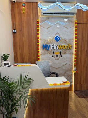  Co-working Space – Exterior View View at Gopi Cine Mall, Dombivli West - for Rent