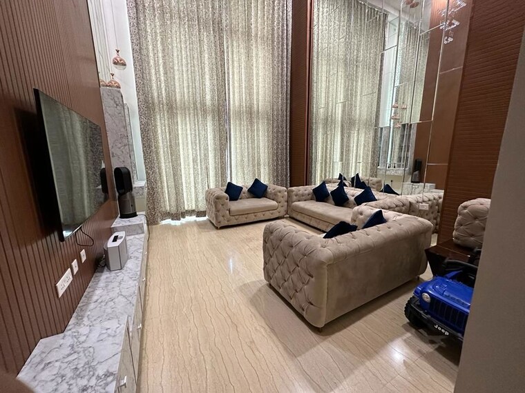 Bedroom, mahagun-mezzaria 4 Bedroom 4425 Sq.Ft. Apartment In Sector 78 Noida 10178456