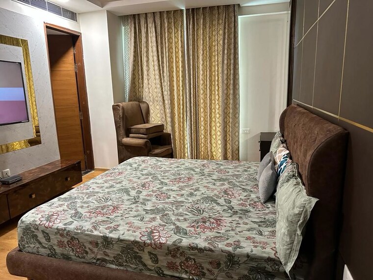 Bedroom, mahagun-mezzaria 4 Bedroom 4425 Sq.Ft. Apartment In Sector 78 Noida 10178456