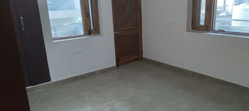 1 BHK Independent House For Rent in Sector 5