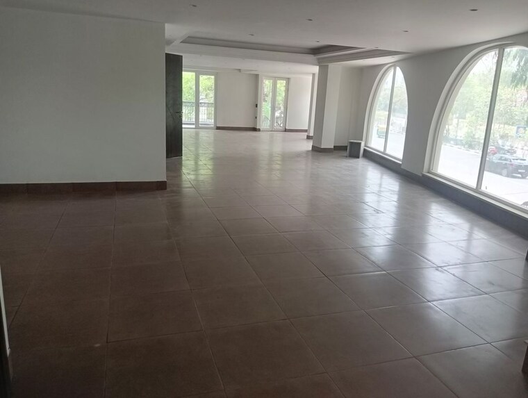 Room, anand vihar 3 Bedroom 260 Sq.Yd. Builder Floor In Anand Vihar Delhi 10178334