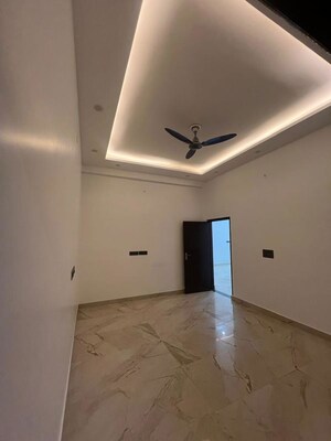 Room in 4 BHK Apartment at Uppal Plumeria Garden Estate, Omicron Iii Greater Noida – for Rent