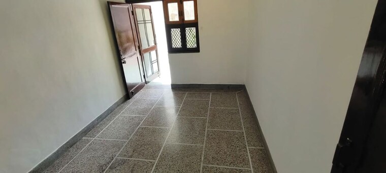 Room, sector 5 1 Bedroom 826 Sq.Ft. Independent House In Sector 5 Gurgaon 10178464