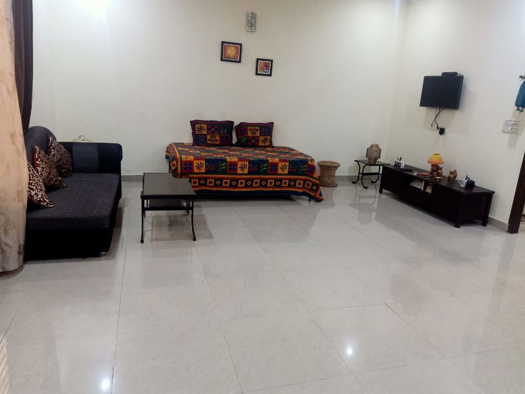 1 BHK + Store Room Independent House For Rent in Sector 5